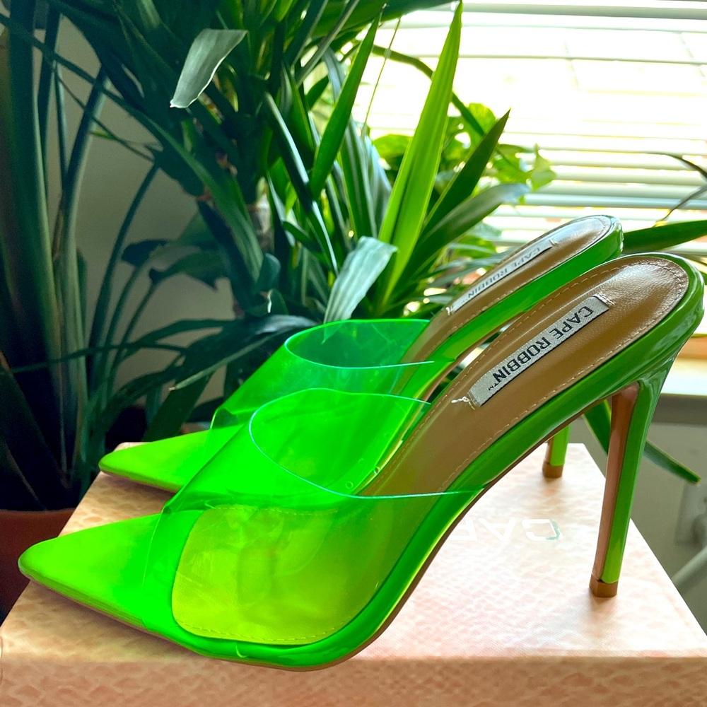 Cape Robbin…..Did somebody say Limeade? Lime green machine sandals